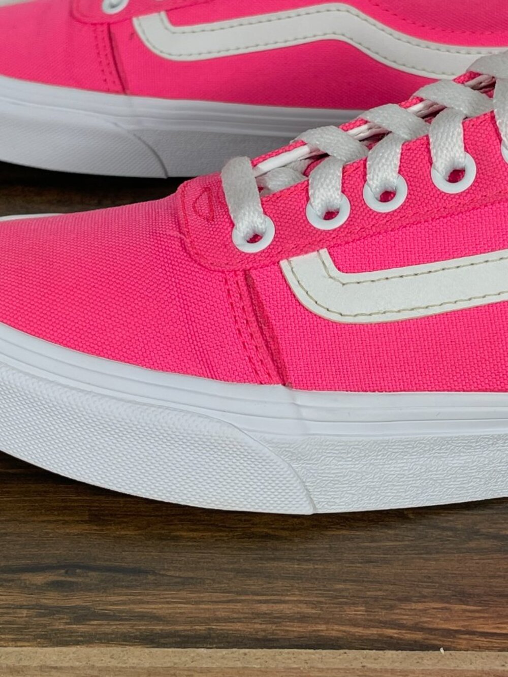 Vans Ward Shoes Womens Size 6.5 Neon Pink Canvas White Lace Up Skate Sneakers - Picture 2 of 16